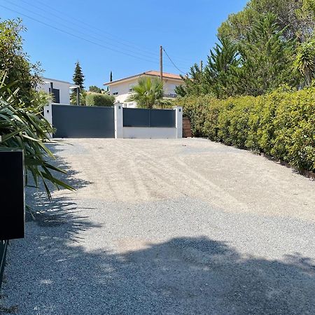 Appartement De Caractere Avec Jacuzzi Fréjus Esterno foto
