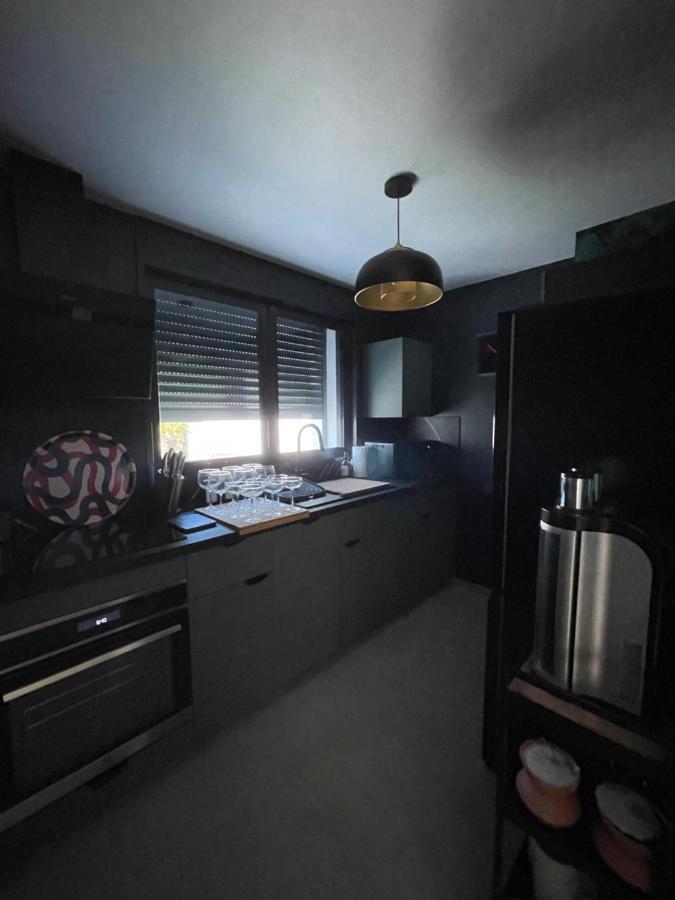 Appartement De Caractere Avec Jacuzzi Fréjus Esterno foto