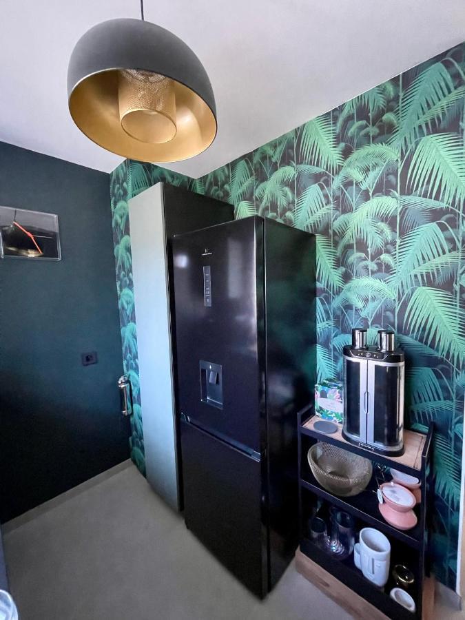 Appartement De Caractere Avec Jacuzzi Fréjus Esterno foto
