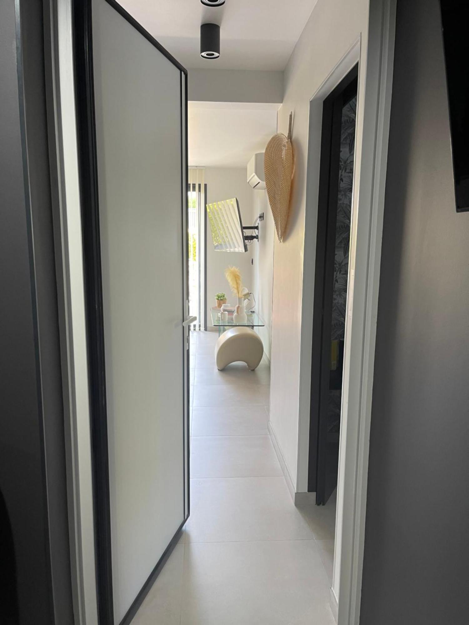 Appartement De Caractere Avec Jacuzzi Fréjus Esterno foto
